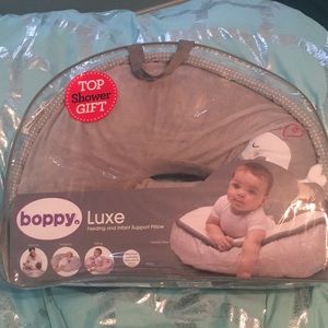 Boppy Luxe nursing & support pillow